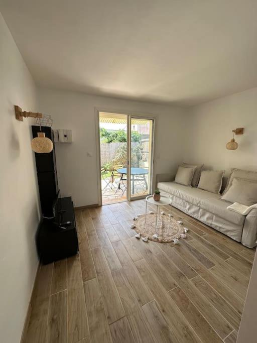 Joli T2 Climatise, Jardin, Tout Confort, Idealement Situe Apartment Le Grau-d'Agde Exterior photo